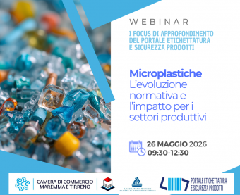 L'immagine presenta una grafica pulita con toni azzurri e bianchi, accompagnata da una foto di piccoli frammenti di plastica colorata. In calce sono presenti i loghi della Camera di Commercio Maremma e Tirreno, del Laboratorio Chimico CCIAA Torino e del Portale Etichettatura e Sicurezza Prodotti.