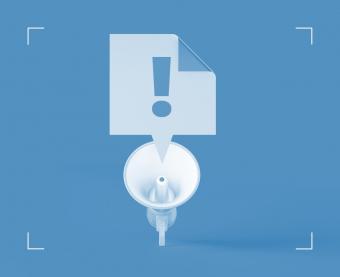 L'immagine raffigura l'icona di un avviso: un megafono bianco da cui emerge un documento contenente un punto esclamativo, su sfondo azzurro.