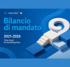 Bilancio di mandato 2021-2026 - Camera di Commercio Maremma e Tirreno. Motto: "Think Small Do Something Great". In grafica, una scalinata e una struttura architettonica 3D nei toni del blu e bianco.